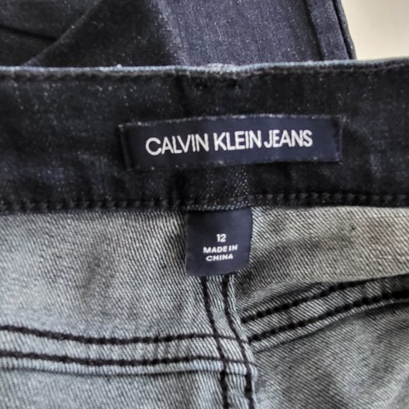 Calvin Klein dark wash super highrise skinny jeans - Picture 5 of 5